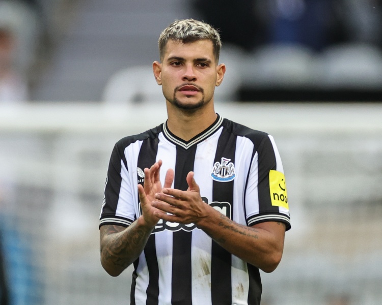 开云官网-记者：卡塞米罗向曼联推荐吉马良斯，但球队引援策略不会由他决定